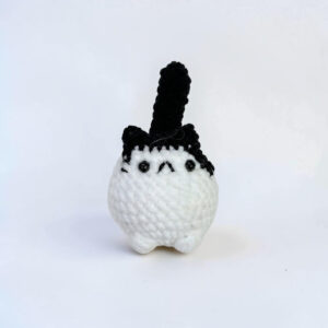 Crochet black and white Cat Keychain - Handmade Amigurumi